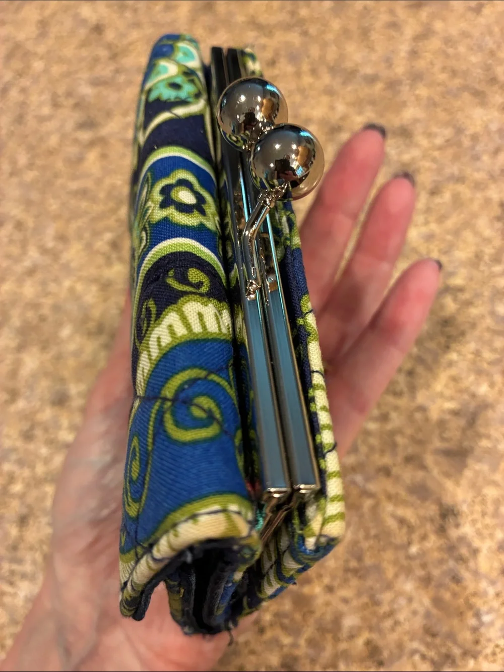 Vera Bradley Kisslock Trifold Wallet Rhythm & Blues SMELLS MUSTY - Picture 17 of 17